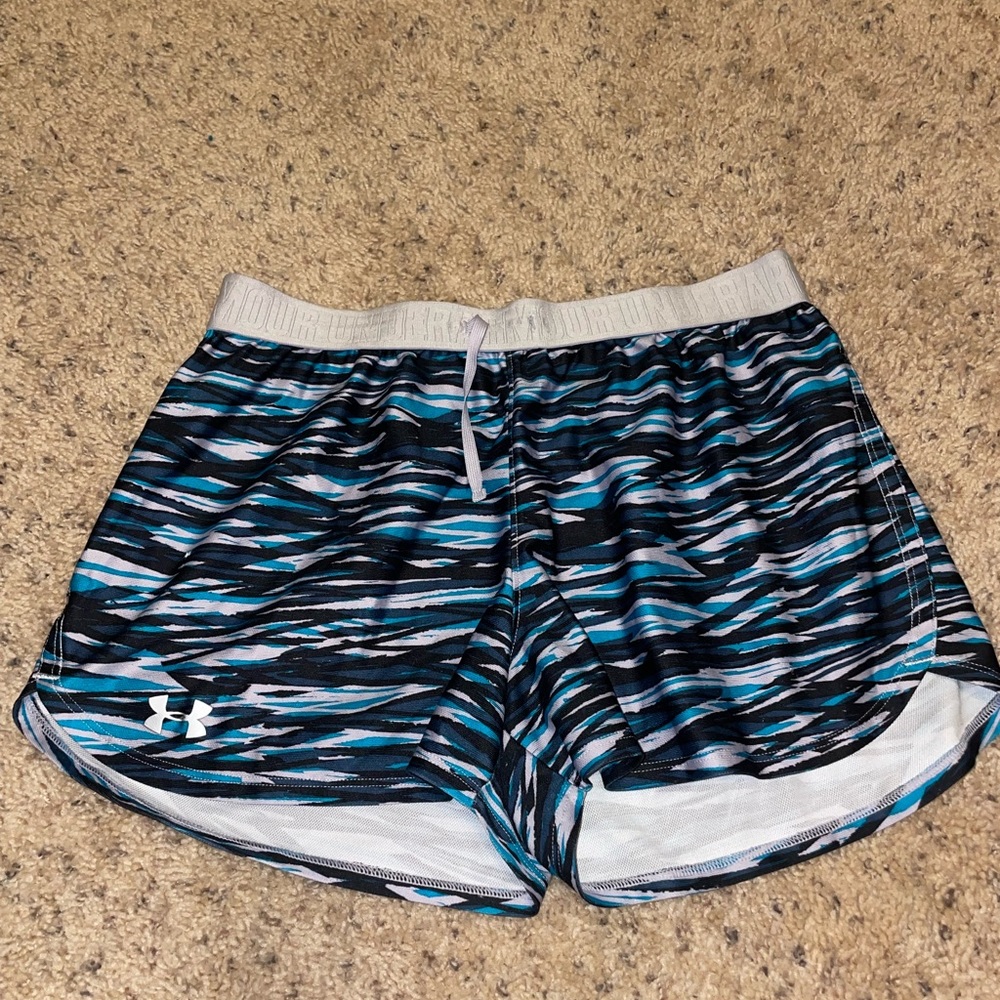 Women’s under Armor shorts size medium